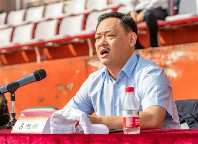 奥运举重冠军李雯雯_奥运第一届举重冠军_奥运举重冠军女子